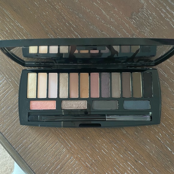 Lancôme AudaCity in Paris 16 Eye Shadow and Liner Palette